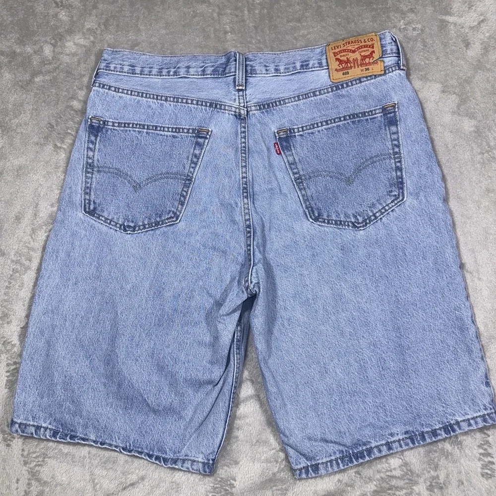 Levis levi 469